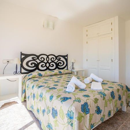 Apartamentos Marcelino - Formentera Break Es Pujols Luaran gambar