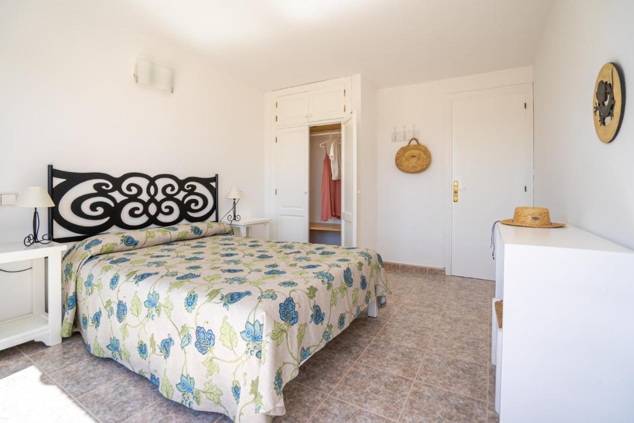 Apartamentos Marcelino - Formentera Break Es Pujols Luaran gambar