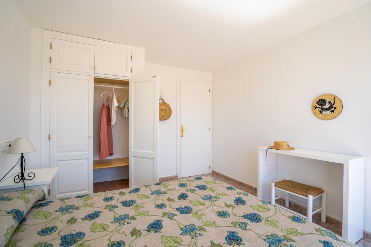 Apartamentos Marcelino - Formentera Break Es Pujols Luaran gambar